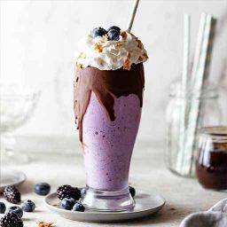 BLACK CURRANT SHAKE