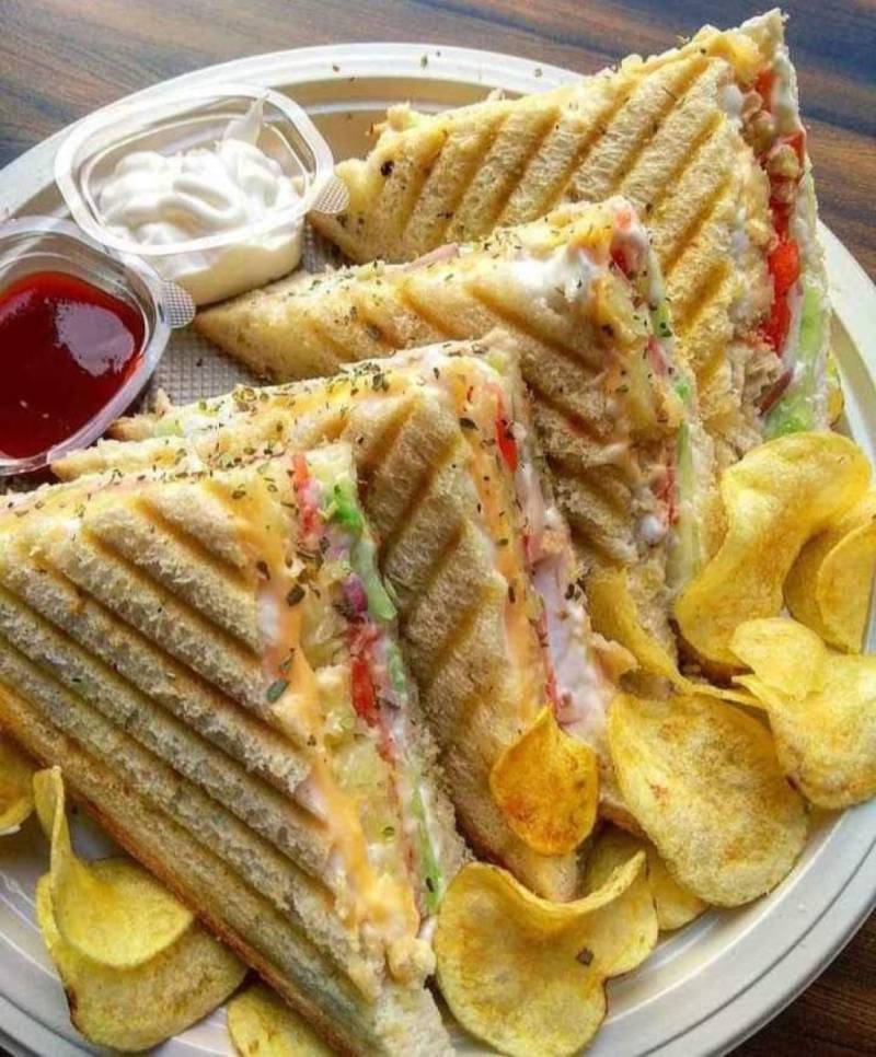 CHIPS SANDWICH