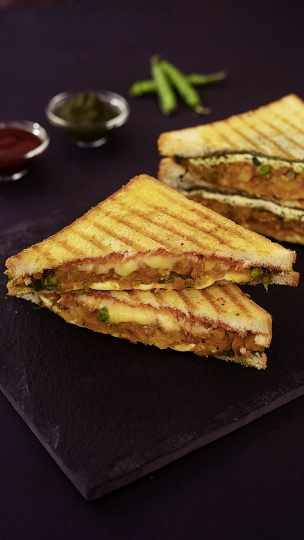 CRISPY ALOO TIKKI SANDWICH